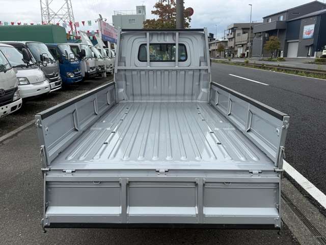 Mazda Bongo Truck 9