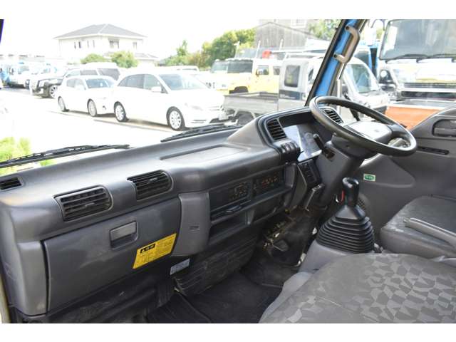 Isuzu Elf 12