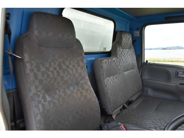 Isuzu Elf 6