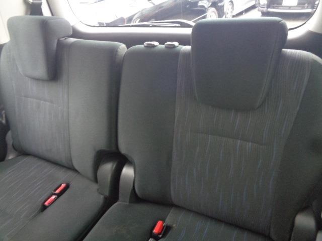 Toyota Voxy 12