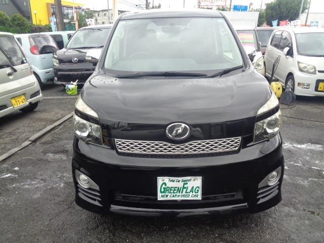 Toyota Voxy 3