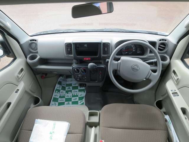 Nissan NV100 Clipper 11