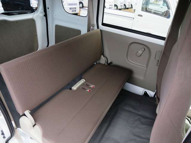 Nissan NV100 Clipper 9