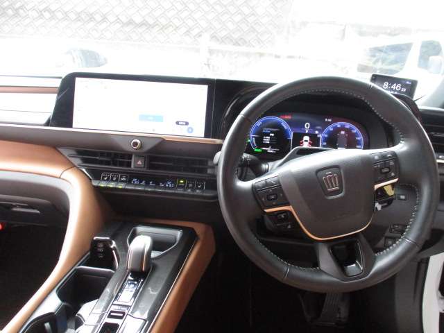 Toyota Crown Sport 12