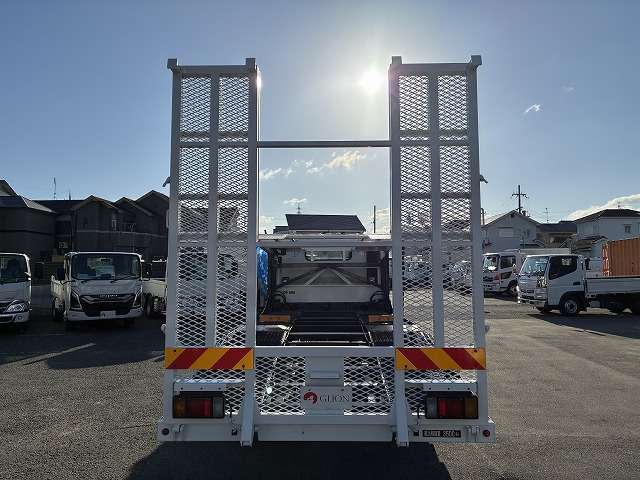 Isuzu Elf 7