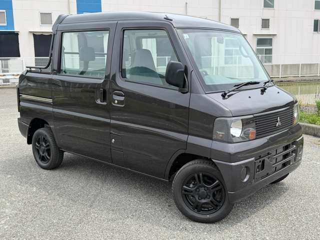 Mitsubishi Minicab Deck Van 7