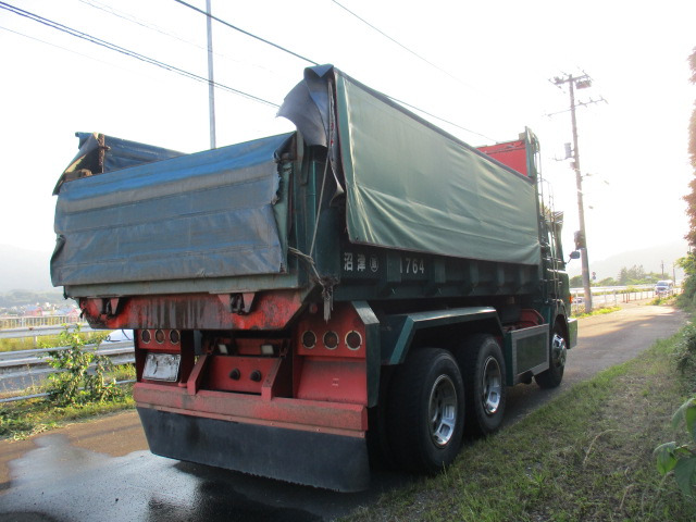 Hino Super Dolphin 6