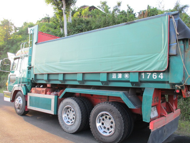 Hino Super Dolphin 8