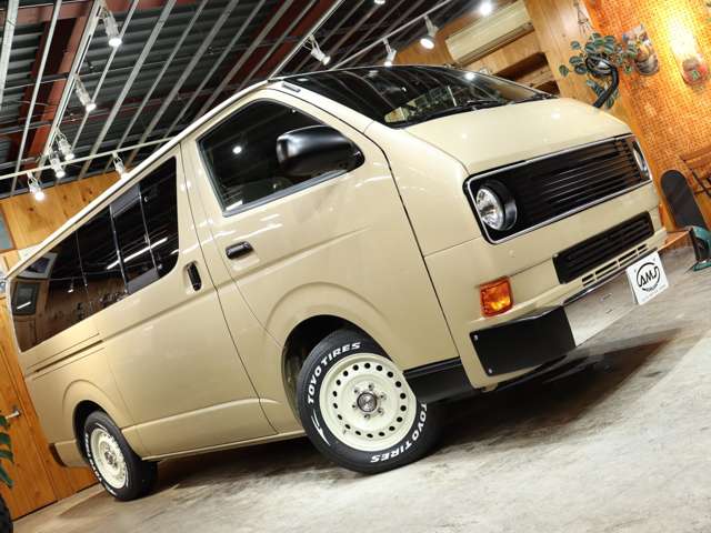 Toyota Hiace Van 11