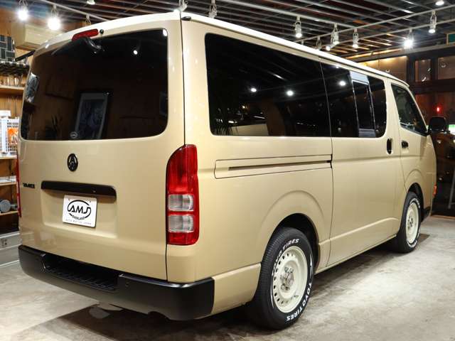 Toyota Hiace Van 12
