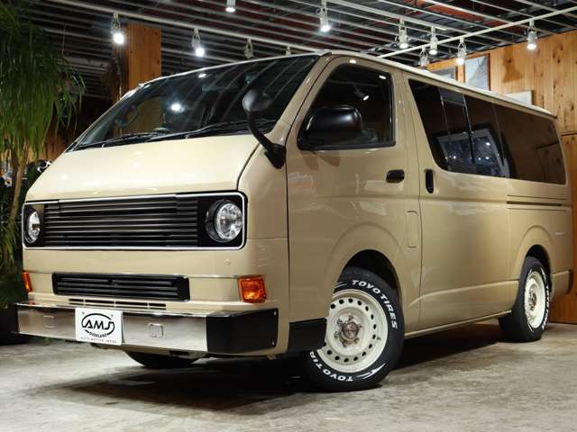 Toyota Hiace Van 5