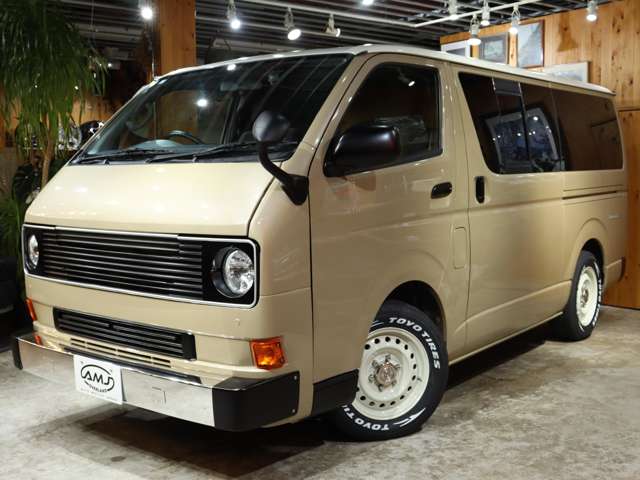 Toyota Hiace Van 6