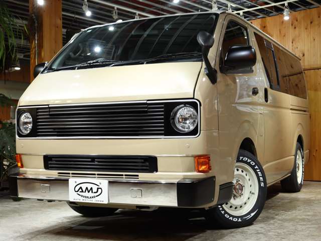 Toyota Hiace Van 7