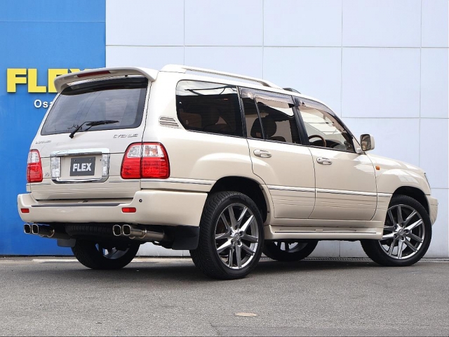 Toyota Land Cruiser Cygnus 3