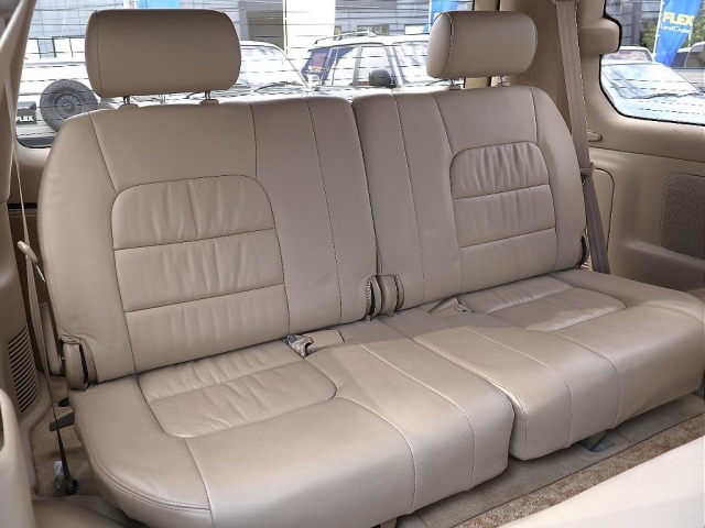Toyota Land Cruiser Cygnus 9