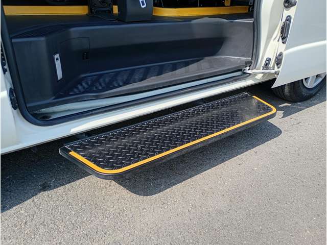 Toyota Hiace Van 8