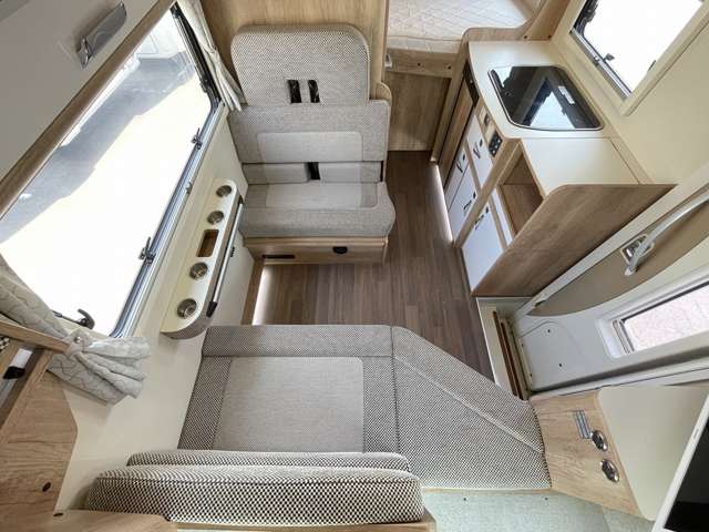 Toyota Camroad 6