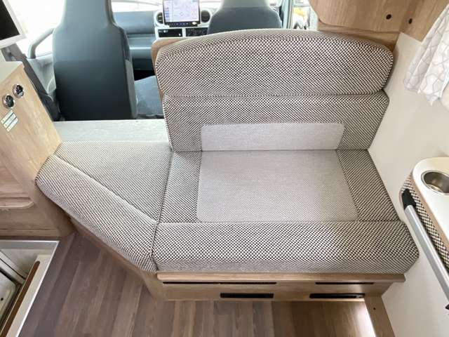 Toyota Camroad 9