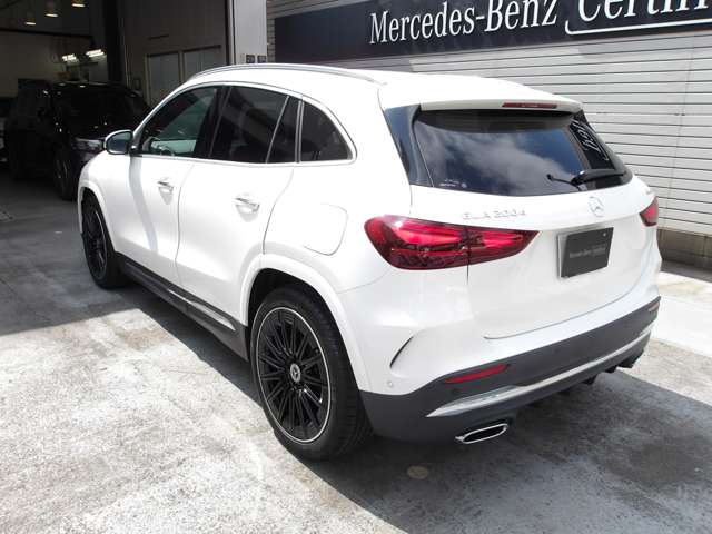 Mercedes-Benz GLA-Class 4
