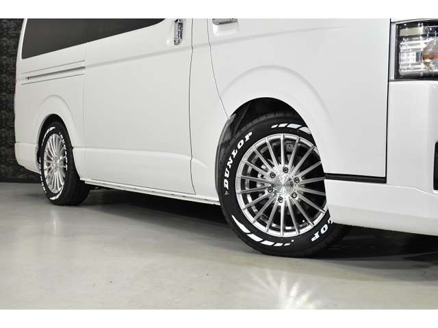 Toyota Hiace Van 12