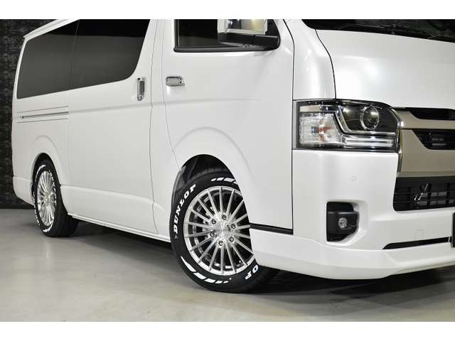 Toyota Hiace Van 10