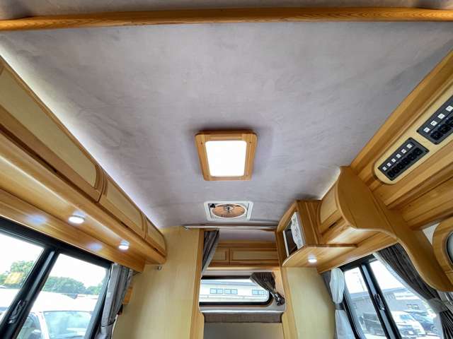 Toyota Light Ace Truck 9