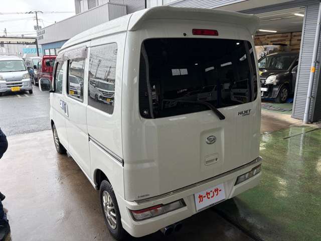 Daihatsu Hijet Cargo 8