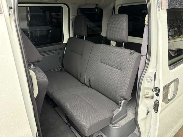 Daihatsu Hijet Cargo 9