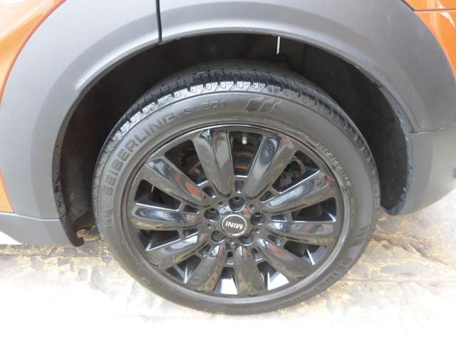 MINI Crossover 11