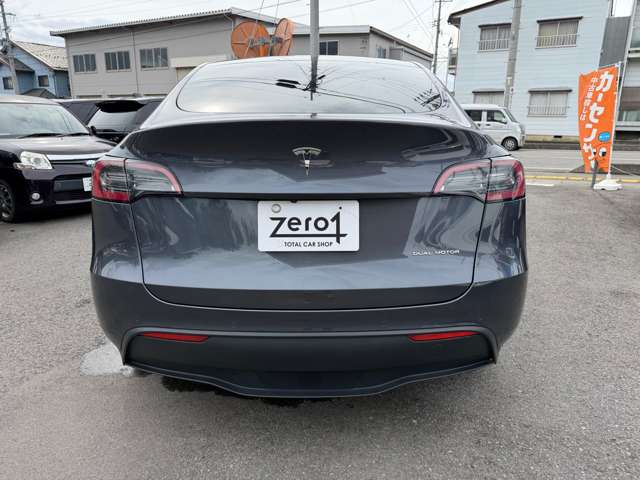 Tesla Model Y 5