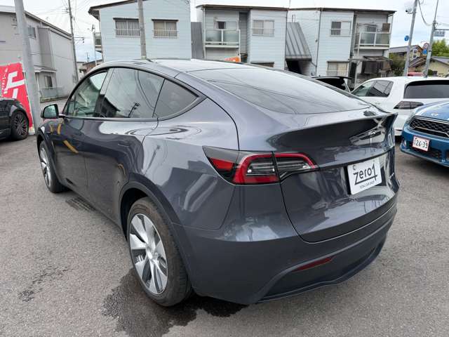 Tesla Model Y 6