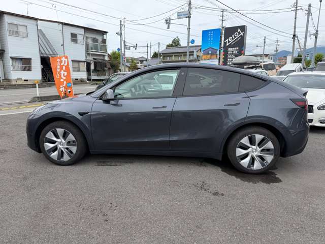 Tesla Model Y 7