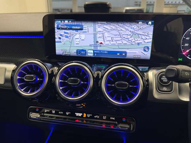 Mercedes-Benz GLB 12