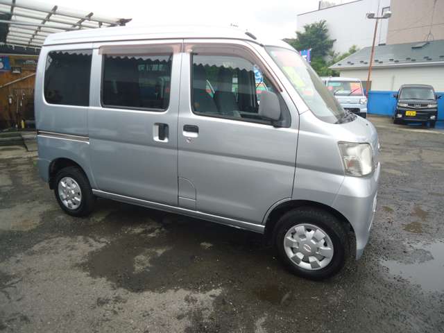 Daihatsu Hijet Cargo 2
