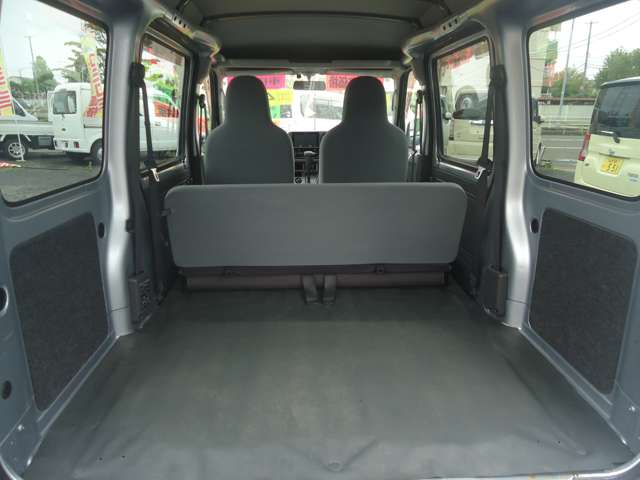Daihatsu Hijet Cargo 5