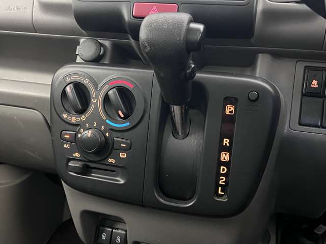 Nissan NV100 Clipper 7