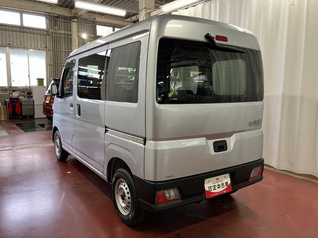 Daihatsu Hijet Cargo 7