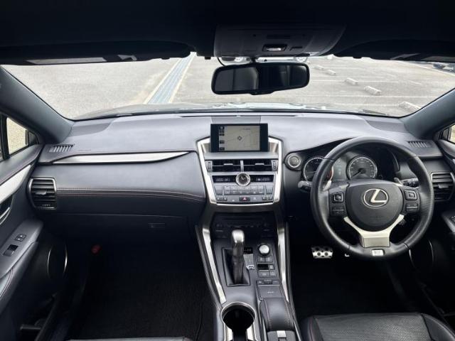 Lexus NX 10