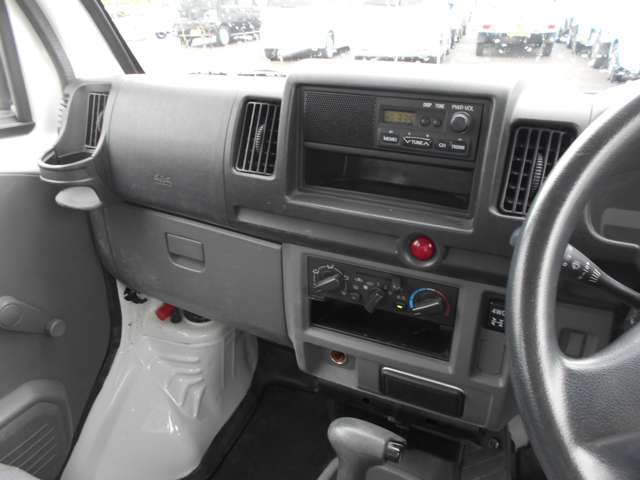 Mitsubishi Minicab Van 5