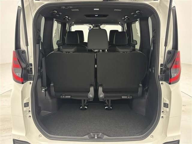 Toyota Noah 11