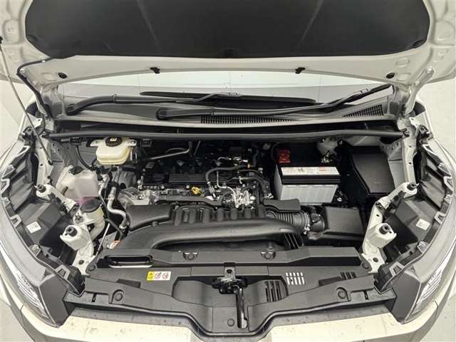 Toyota Noah 3