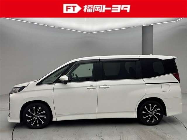 Toyota Noah 4