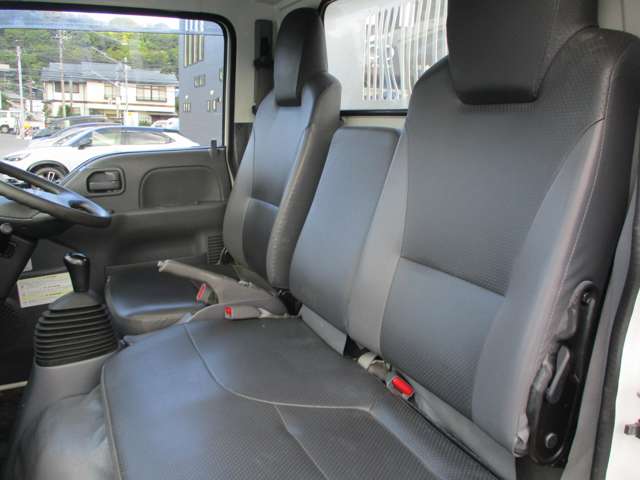 Isuzu Elf 12