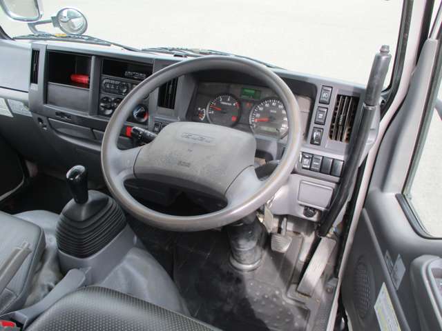 Isuzu Elf 2