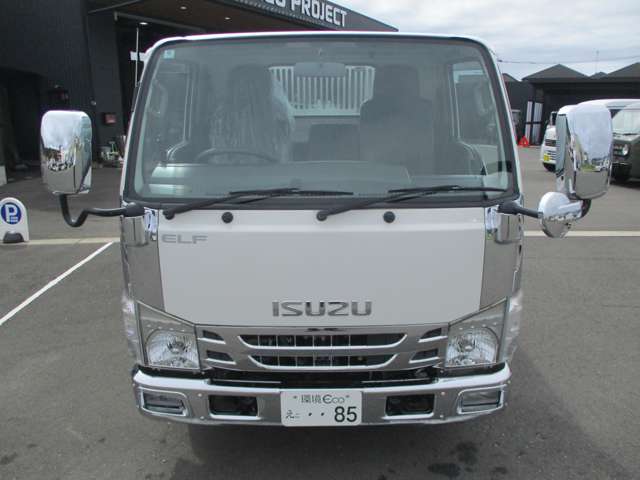 Isuzu Elf 4