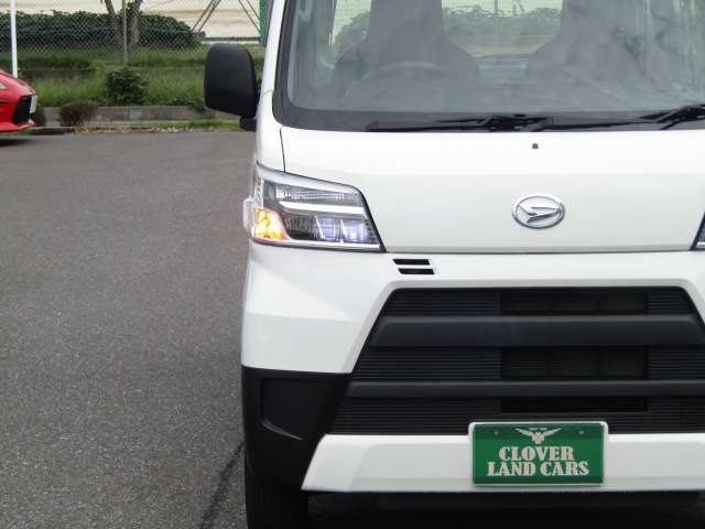 Daihatsu Hijet Cargo 8