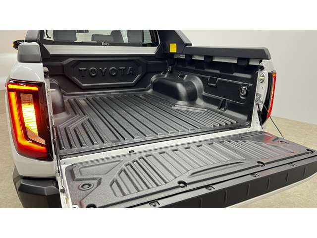 Toyota Hilux 8