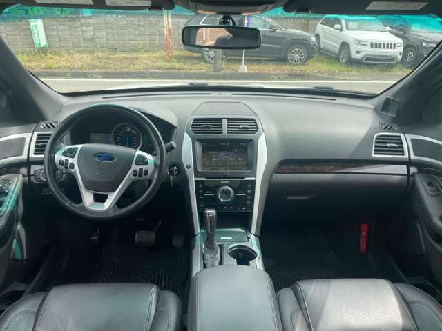 Ford Explorer 4