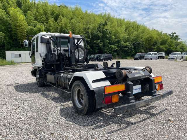 Isuzu Forward 4