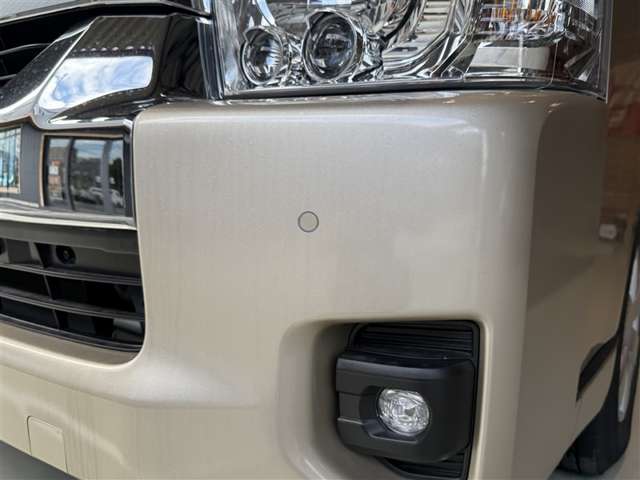 Toyota Hiace Van 5